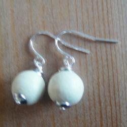 Earrings, wooden (1 pair of earrings)